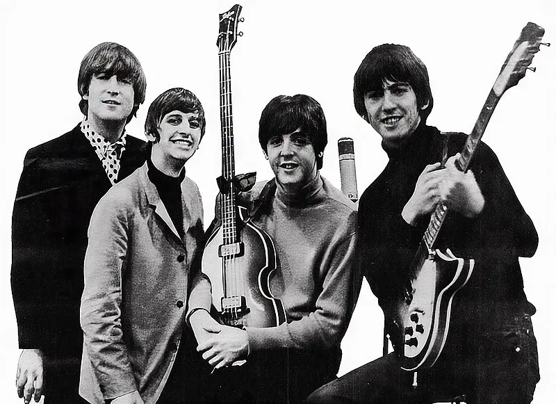 i Beatles in una foto del 1965. Ci sono nella classifica itunes album?